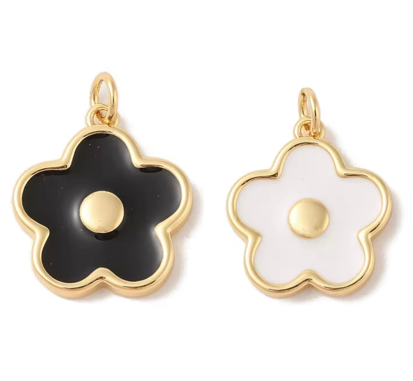 Medium Modern Daisy Charm